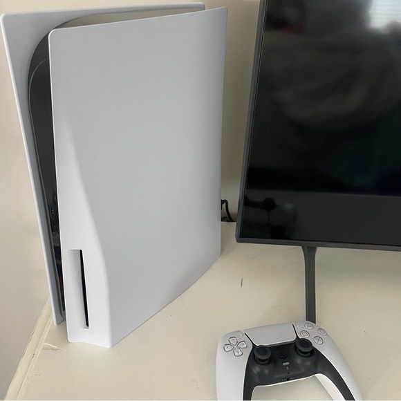 PS5 - Picture 2 of 2